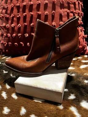 Zodiac Brown Leather Side Zip Pointed Toe Ankle Boots